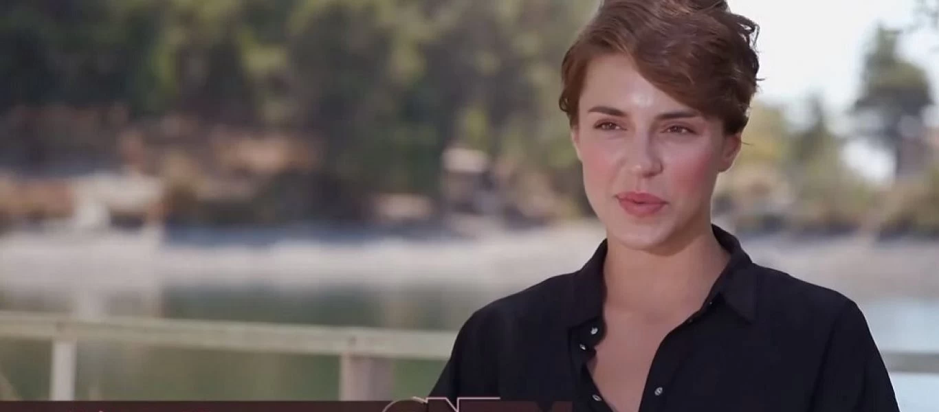 Καυτά φιλιά της Κάτιας του GNTM στο Κολωνάκι με ψηλό μακρυμάλλη